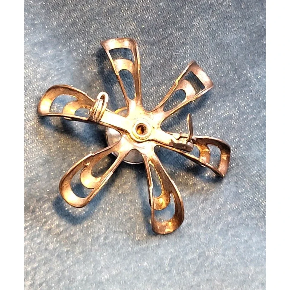 VINTAGE Jewelry Lapel Hat Pin Brooch Clear Glass Center Silver FLOWER
